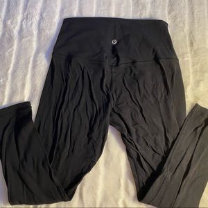 black high waisted lululemon leggings *read*